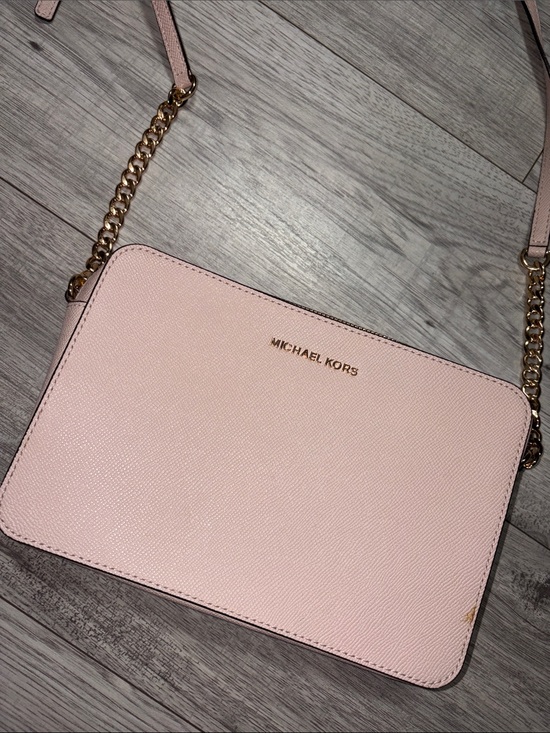 Michael Kors Handbags - Michael Kors Pale Pink Saffiano Crossbody with Gold Chain Strap